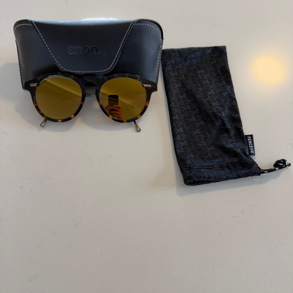 Anon Advocate unisex Tortoiseshell Sunglasses with Perceive mirror lenses.